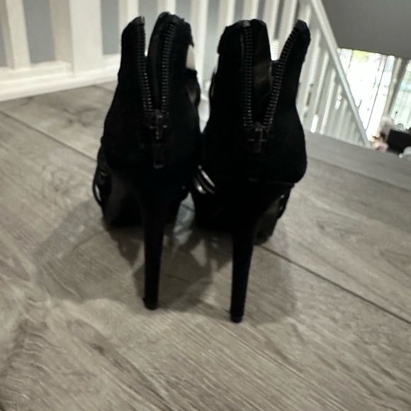 Sexy Carlos Santana sandal booties size 7 black and white. Worn once!!! - Picture 4 of 4